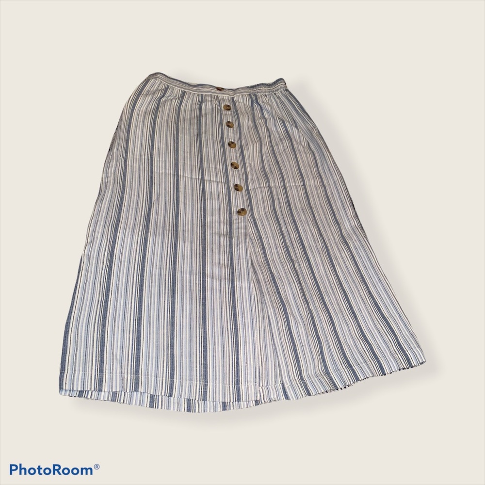 Aeropostal ankle skirt. Size M Blue and white